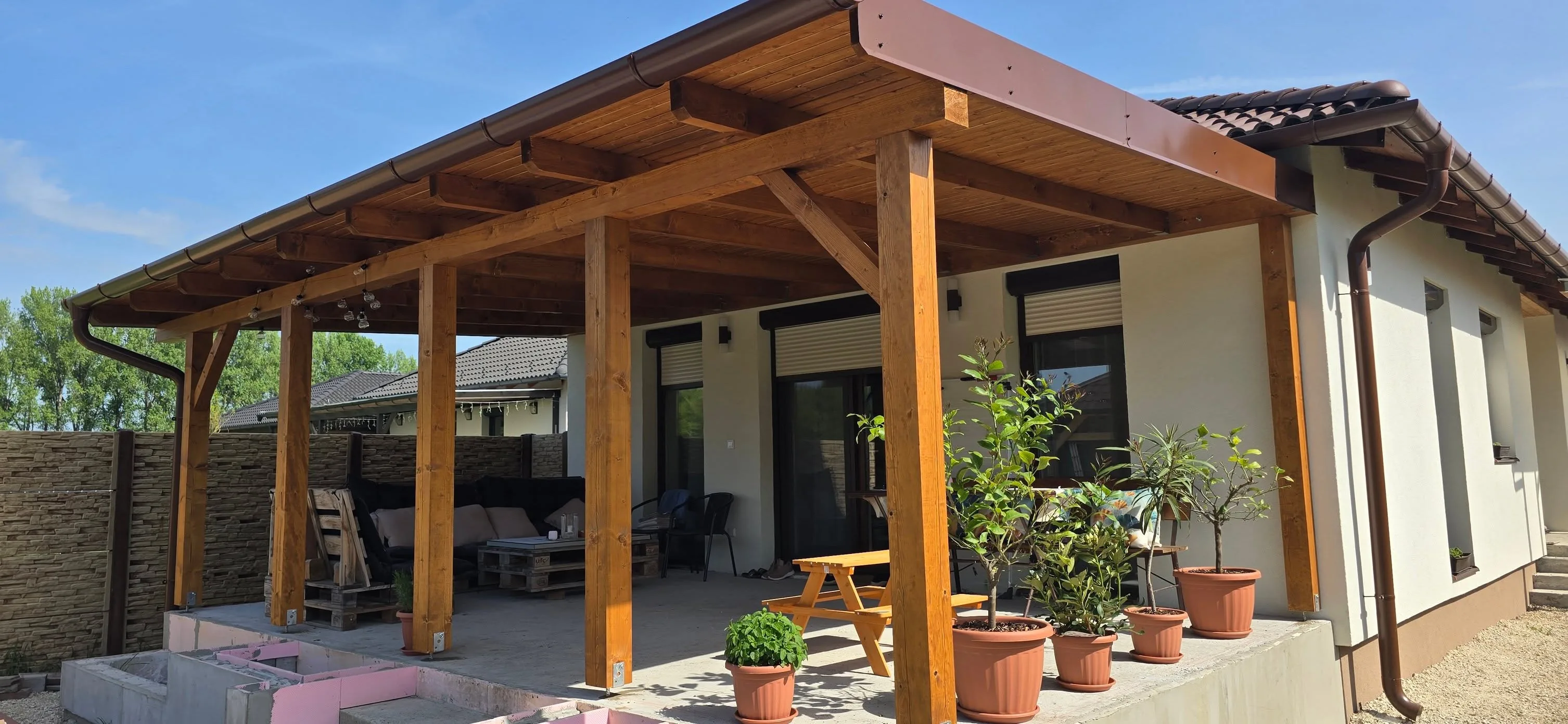 Kész pergola és terasz